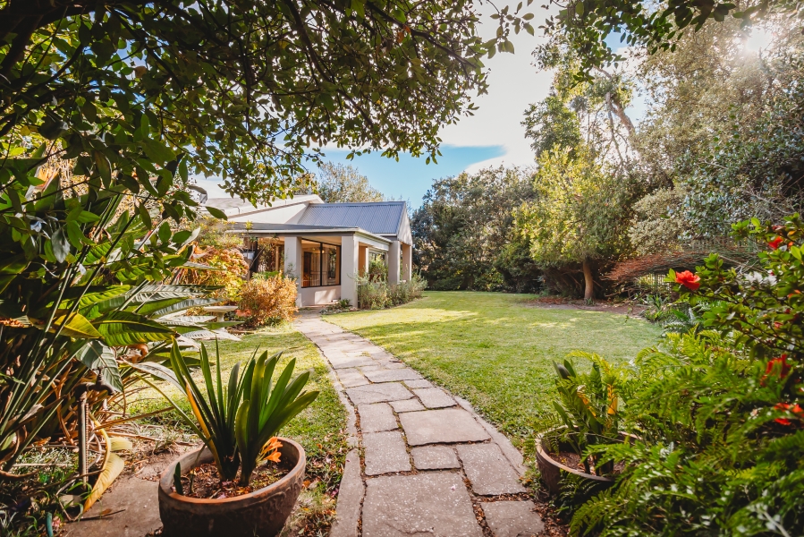 6 Bedroom Property for Sale in Heatherlands Western Cape